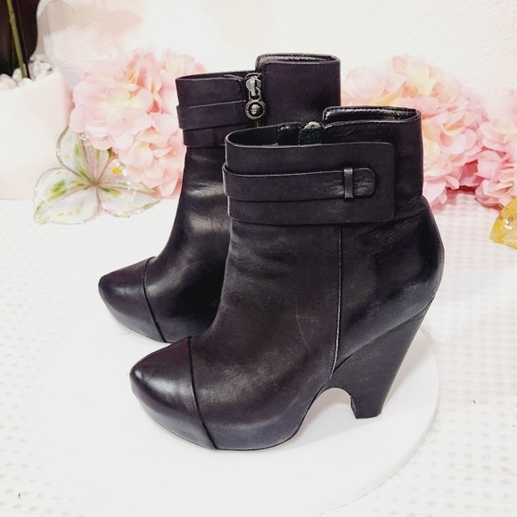 MAX STUDIO  -  Black Nestor Leather Boot  -  SZ 6.5M - Picture 2 of 11